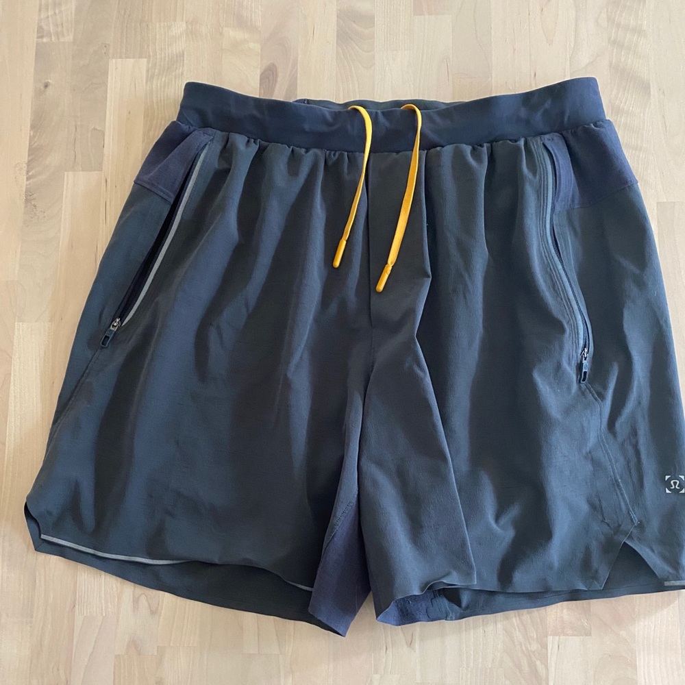Surge Short 6" Linerless Sz Med Charcoal